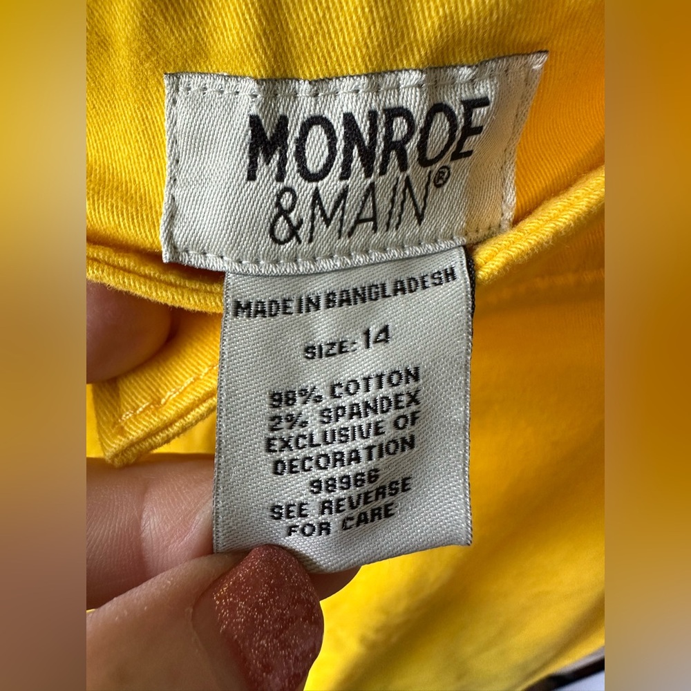 Monroe & Main Bright Yellow Capri Pants, Size 14 - Picture 3 of 8